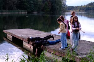 Przywitanie z jezierzą i wspólne biesiadowanie – Akademia Młodych Przyrodników 2024.09.20