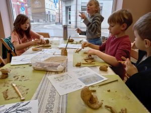 Ceramiczne jezierze – Akademia Młodych Przyrodników 2025.01.10-11