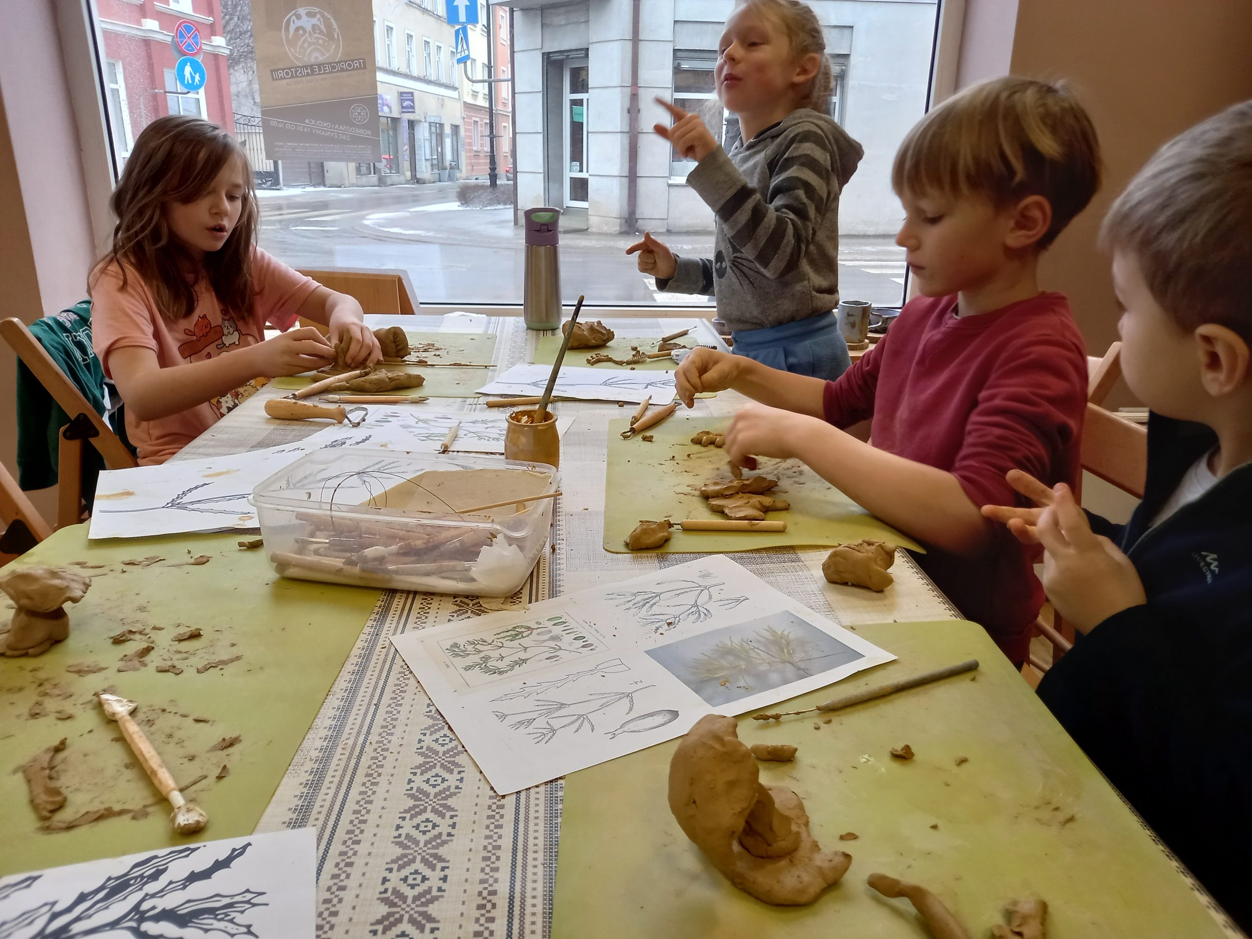 Ceramiczne jezierze – Akademia Młodych Przyrodników 2025.01.10-11