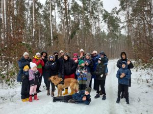 Unikatowe i symboliczne. Zajęcia terenowe w Mięcierzynie – Akademia Młodych Przyrodników 2025.11.29